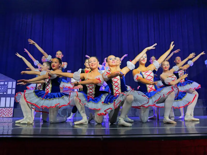Seniors 2024 Coppelia