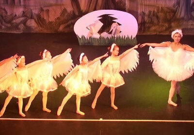 ballerinas in yellow attires