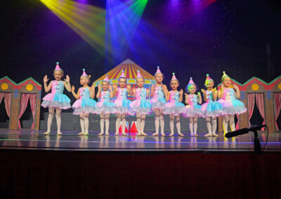 kid-dancers-in-pink-and-blue-attire